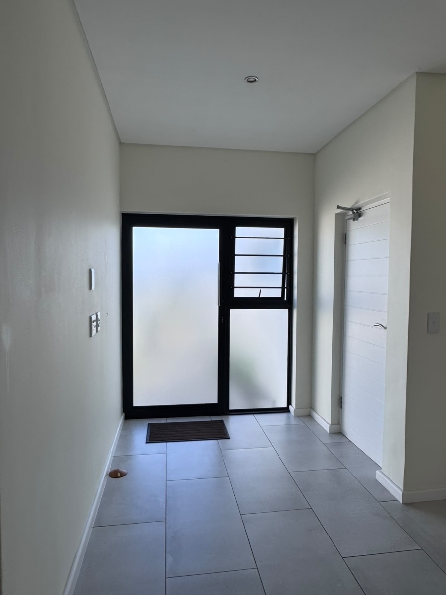 1 Bedroom Property for Sale in Sandown Western Cape